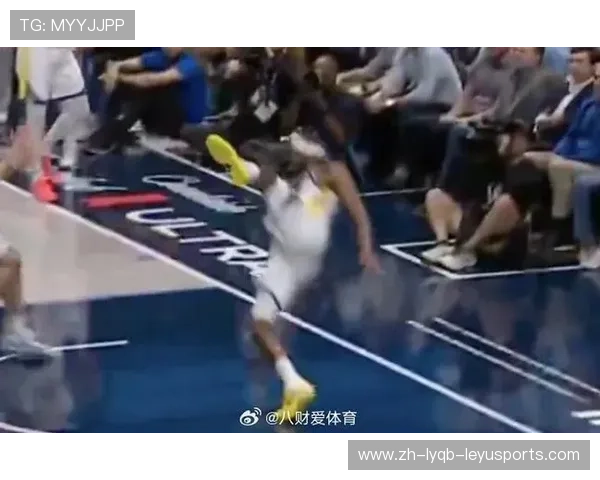 赛场突发穆迪膝盖骨错位突出明显重伤离场转播信号中断引热议